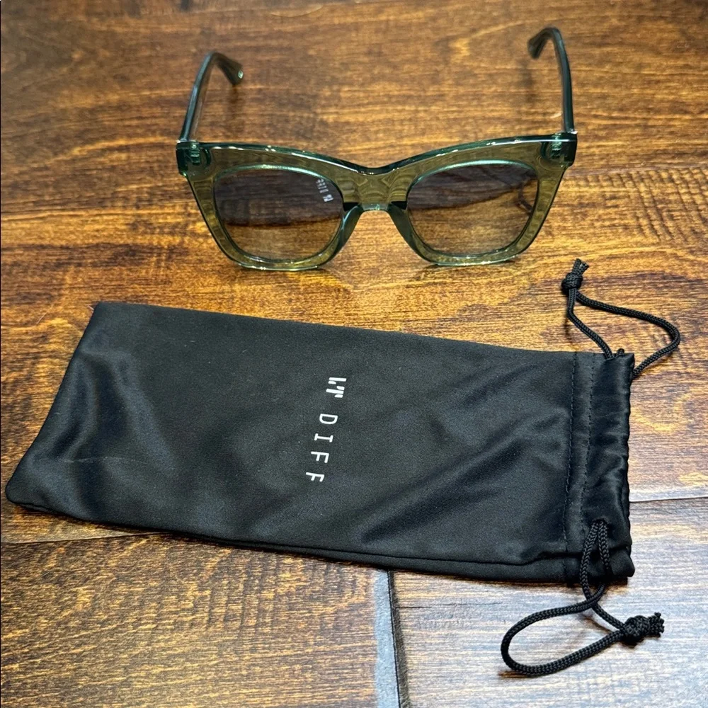 Kaia Diff Eyewear Sunglasses new in bag no tags - Picture 2 of 6